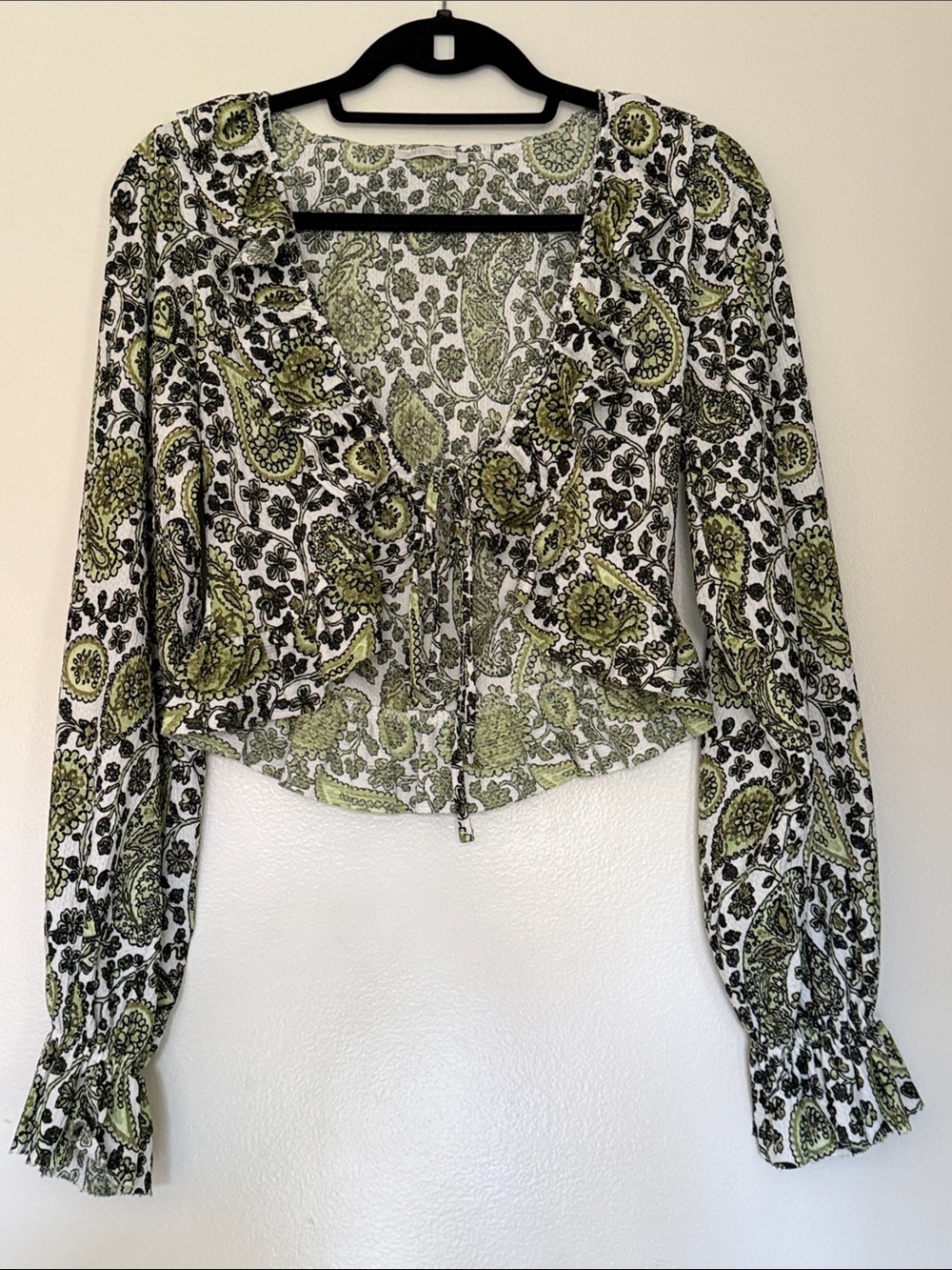 Zara Green and White Paisley Ruffled V-Neck Crop Blouse